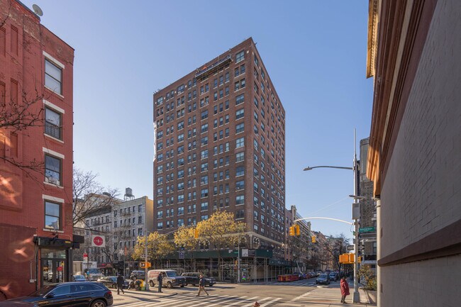 200 W 108th St