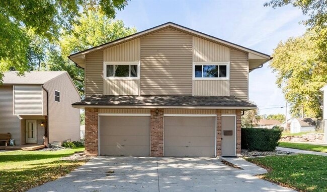 property at 601 S Mable Ave