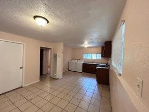 767 Woodland Rd in Crestline, CA - Building Photo - Building Photo