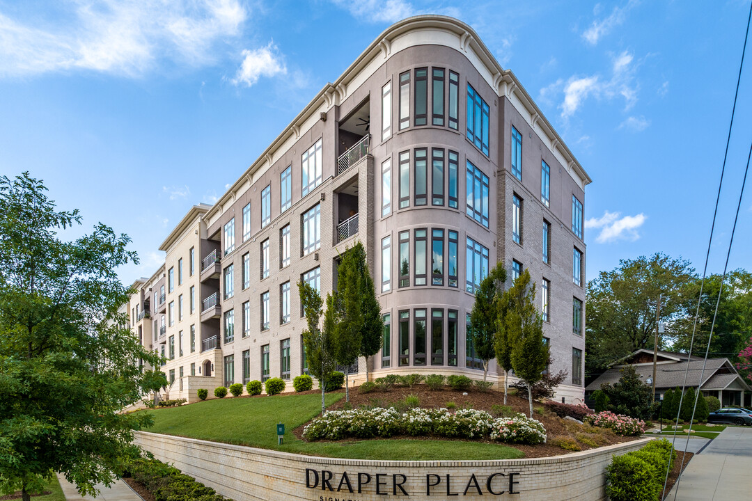 Draper Place in Charlotte, NC - Foto de edificio