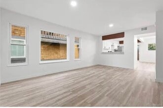 1347 S Crystal Way in Aurora, CO - Building Photo - Building Photo