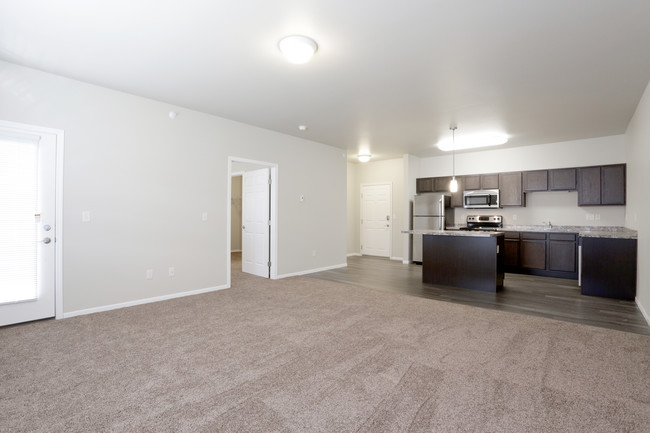 Creekside I in Fargo, ND - Building Photo - Interior Photo