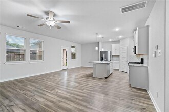 9714 Grooveburr Ct in The Woodlands, TX - Building Photo - Building Photo