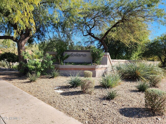 10079 E Gray Rd in Scottsdale, AZ - Foto de edificio - Building Photo