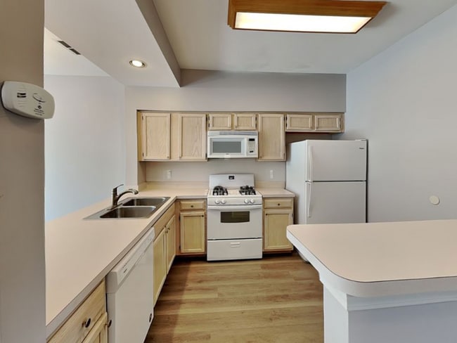 104 Polaris Dr in Lake In The Hills, IL - Building Photo - Building Photo