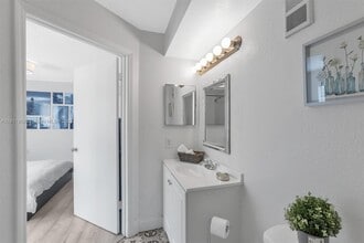 12980 Vista Isles Dr in Sunrise, FL - Building Photo - Building Photo