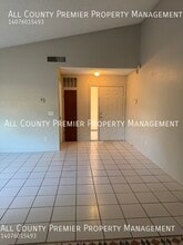 2264 Greenview Cir in Orlando, FL - Building Photo - Building Photo