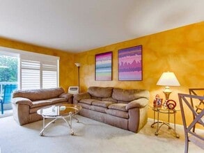 3030 Suncrest Dr in San Diego, CA - Building Photo - Building Photo