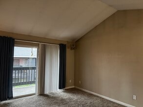 9530 SW 146th Ter, Unit S-8 in Beaverton, OR - Building Photo - Building Photo