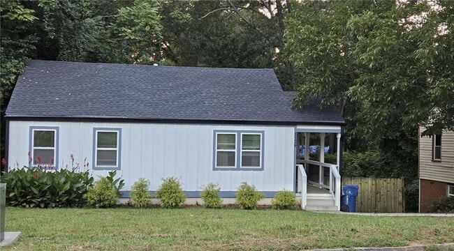 property at 1129 Graymont Dr SW