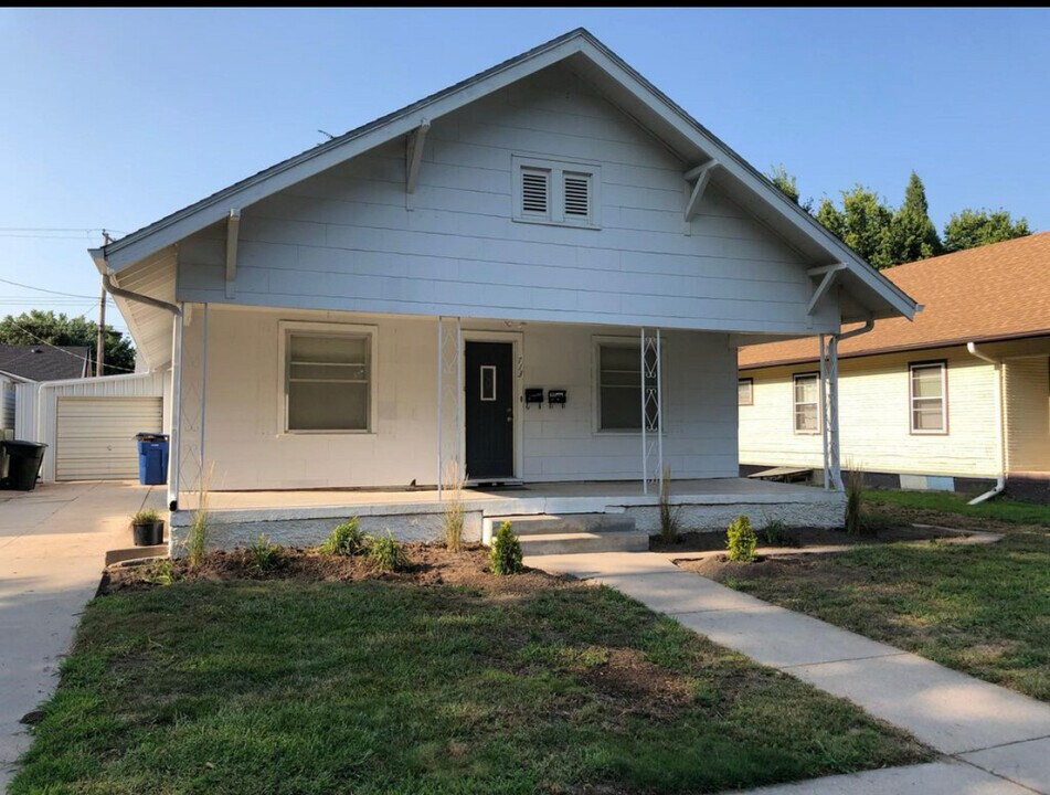 713 W 27th St, Unit #1 in Kearney, NE - Building Photo