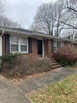 100 Lakeshore Dr in Athens, GA - Building Photo