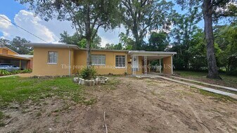 7232 Linda Dr in Jacksonville, FL - Building Photo