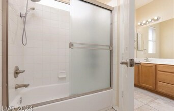 8089 Villa Del Cielo St in Las Vegas, NV - Building Photo - Building Photo