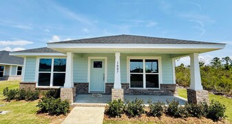 1007 Bayside St in Panama City, FL - Building Photo
