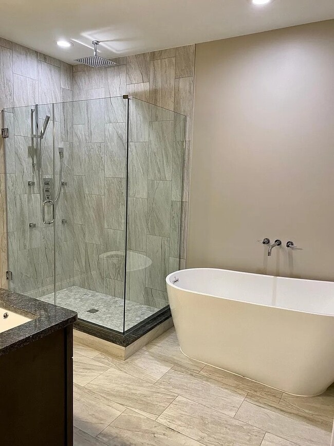 430 Lackawanna Ave, Unit 102 in Scranton, PA - Foto de edificio - Building Photo