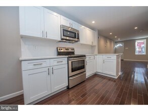 437 Greenwich St in Philadelphia, PA - Building Photo - Building Photo