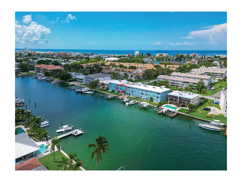 12405 3rd St E, Unit Apt 206 in Treasure Island, FL - Foto de edificio