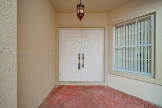 11336 NW 54th Terrace in Doral, FL - Building Photo - Building Photo