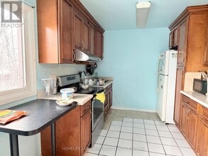 258 Sprucewood Ct in Toronto, ON - Building Photo - Building Photo