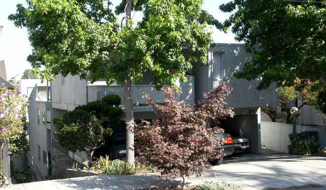 395 Orange St in Oakland, CA - Foto de edificio - Building Photo