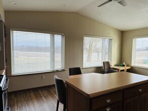 8102 N Scheider Rd in Freeport, IL - Building Photo - Building Photo