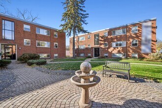 YG Flats in St. Paul, MN - Foto de edificio - Building Photo