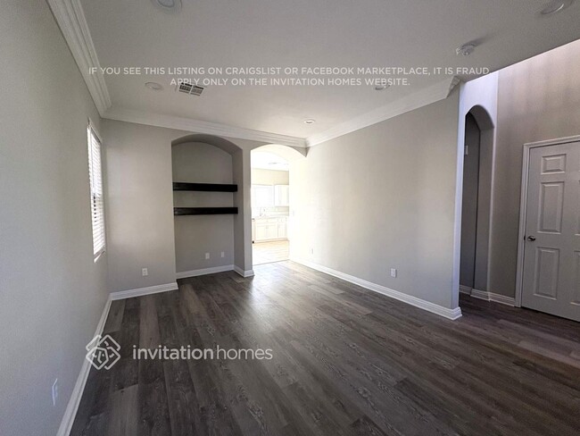 6252 Dartington Hall St in Henderson, NV - Foto de edificio - Building Photo