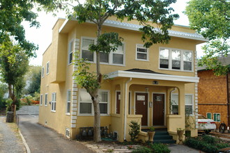 93 Glen Ave in Oakland, CA - Building Photo - Building Photo