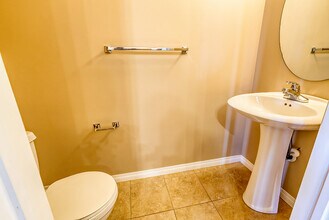 620 Luxstone Landing SW in Airdrie, AB - Building Photo - Building Photo