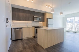 The Fifth in Calgary, AB - Building Photo - Interior Photo