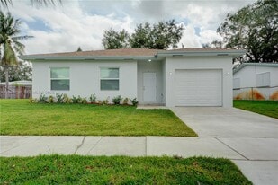 709 SW 3rd St in Dania Beach, FL - Building Photo