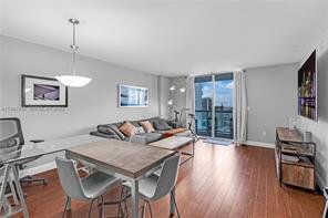 1873 NE Bayshore Ct in Miami, FL - Building Photo - Building Photo