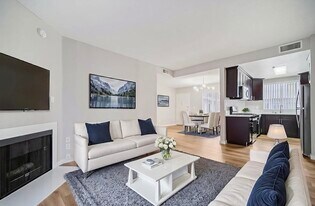 Vassar Terrace in Canoga Park, CA - Building Photo