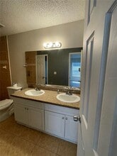 2201 Cascades Blvd in Kissimmee, FL - Building Photo - Building Photo