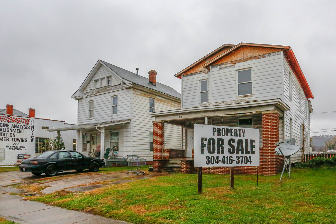 88-90 Washington Ave in Huntington, WV - Building Photo