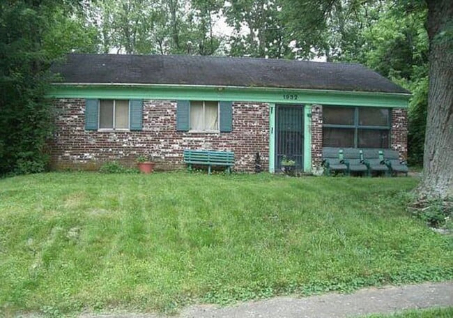 property at 1932 Alice Dr