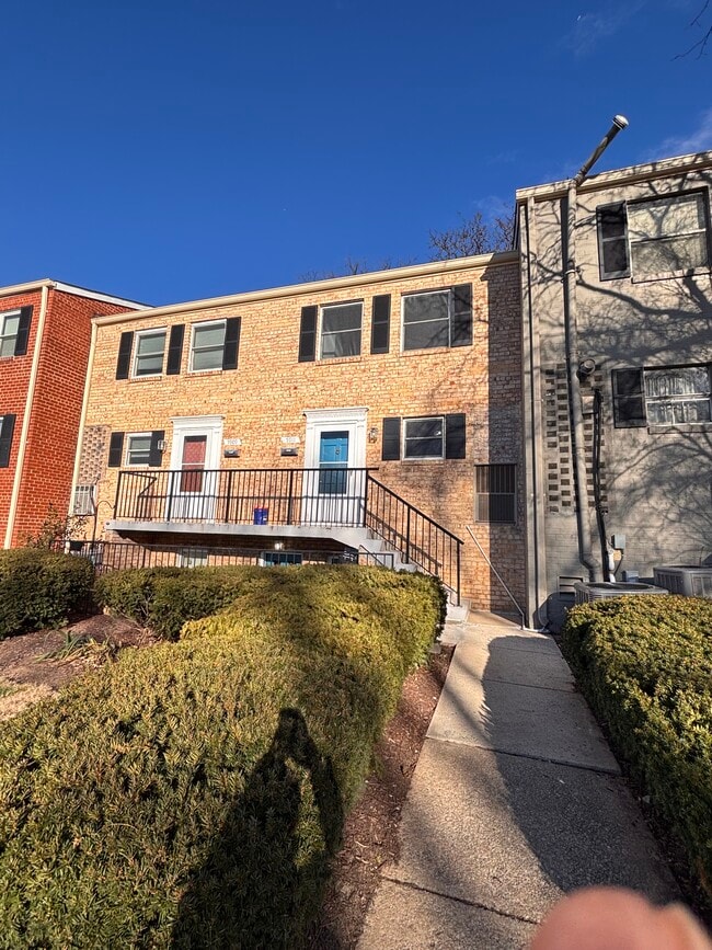 property at 5911 Mayflower Ct