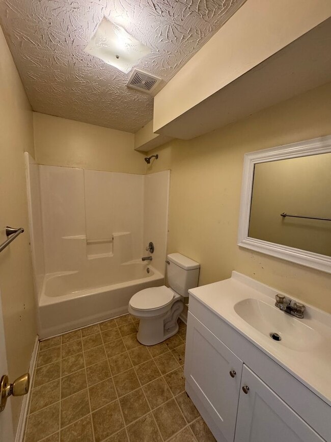 404 McCullars Ln in Oxford, AL - Building Photo - Building Photo