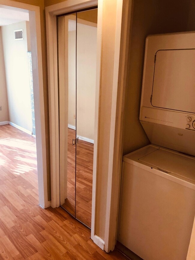 133 Harmon Cove Tower in Secaucus, NJ - Building Photo - Building Photo