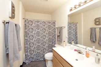 Total Property Management 134 Campus in Ames, IA - Foto de edificio - Interior Photo