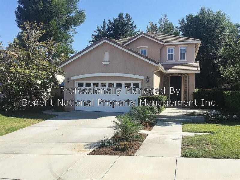 1244 Via Contessa in San Marcos, CA - Building Photo