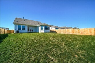 307 Cold Spg Lp in Bastrop, TX - Building Photo - Building Photo