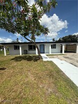 1533 Gardenia Ave in Ft. Myers, FL - Building Photo