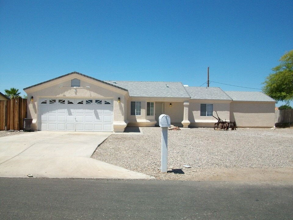 191 Olive Ln in Lake Havasu City, AZ - Building Photo