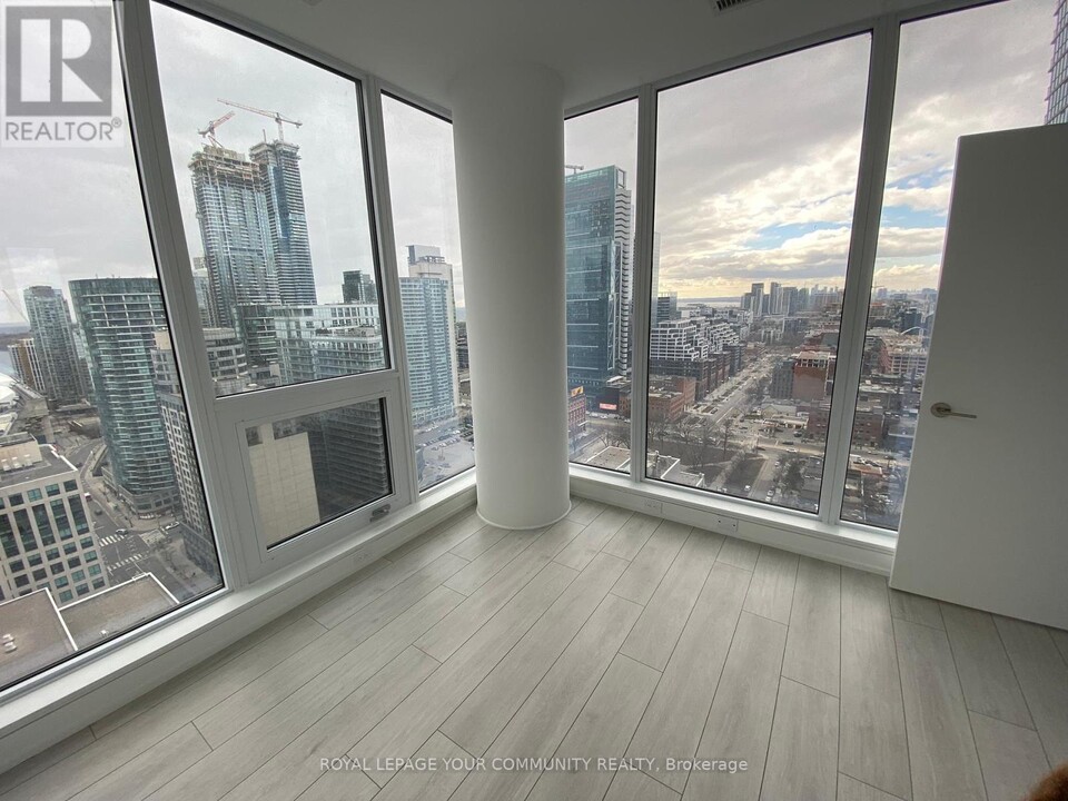 55-2955 Mercer St in Toronto, ON - Building Photo