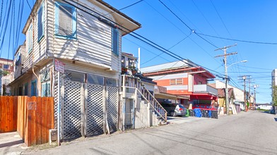 22 Paloma Ave in Venice, CA - Building Photo - Building Photo