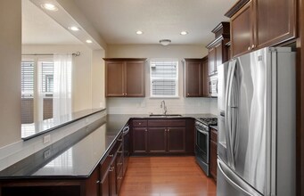 253 NE Sloane Way in Hillsboro, OR - Building Photo - Building Photo