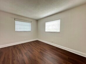 5811 NE 14th Rd in Fort Lauderdale, FL - Building Photo - Building Photo