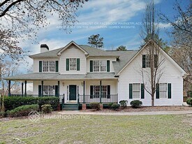 317 Senators Ridge Dr in Dallas, GA - Building Photo